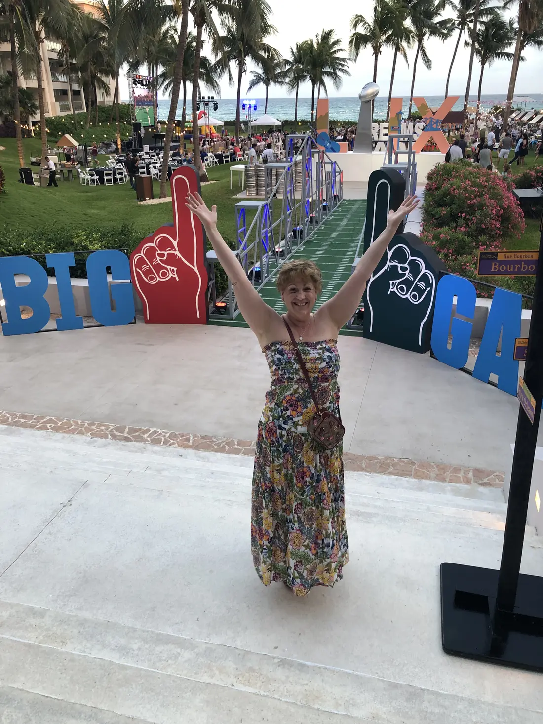 Glacier patagon avec montagnes